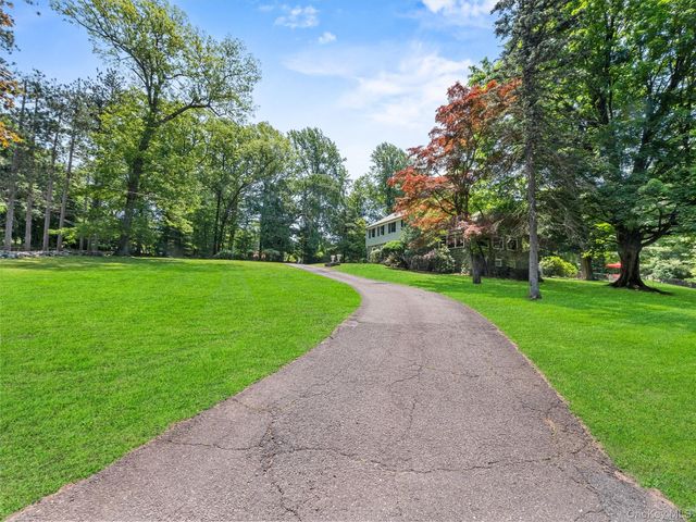 1 Finnegan Lane, Montebello, NY 10901