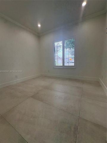8932 NW 149th Terrace na, Miami Lakes, FL 33018