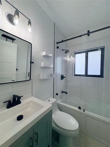 8932 NW 149th Terrace na, Miami Lakes, FL 33018