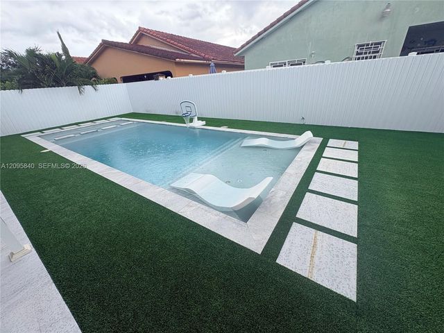 8932 NW 149th Terrace na, Miami Lakes, FL 33018