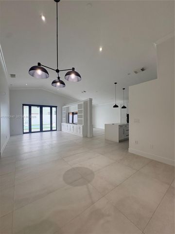 8932 NW 149th Terrace na, Miami Lakes, FL 33018