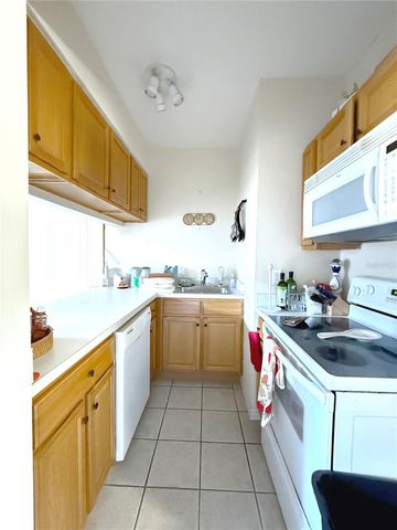 1220 SW 1ST AVENUE 303, Gainesville, FL 32601