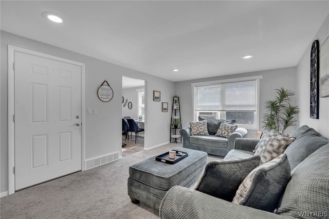13 Banner Avenue, Lancaster, NY 14086