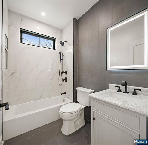 45 Riverview Terrace, Mahwah, NJ 07430