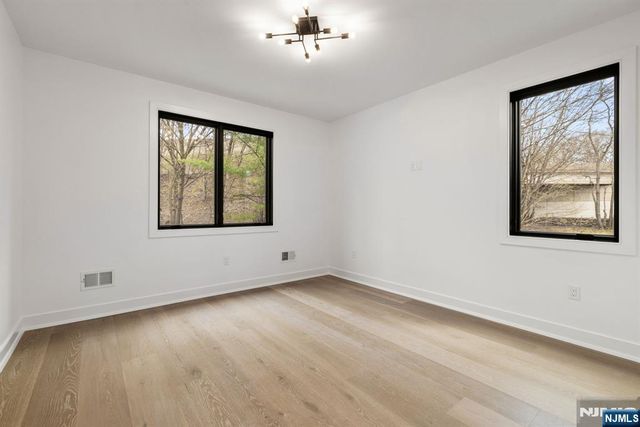 45 Riverview Terrace, Mahwah, NJ 07430