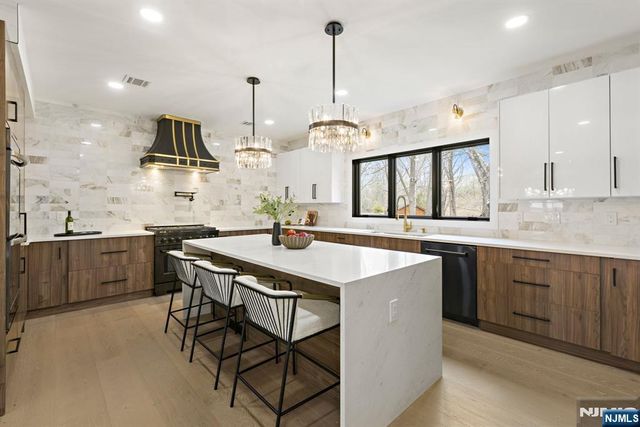 45 Riverview Terrace, Mahwah, NJ 07430