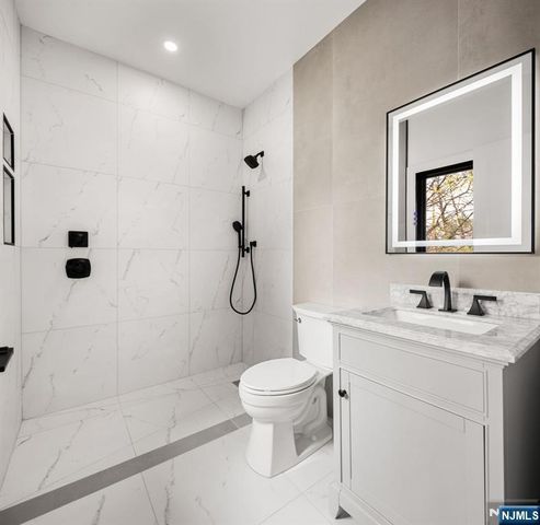 45 Riverview Terrace, Mahwah, NJ 07430