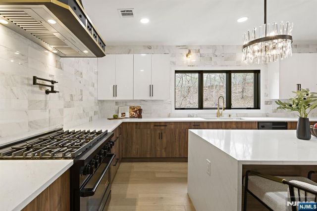 45 Riverview Terrace, Mahwah, NJ 07430