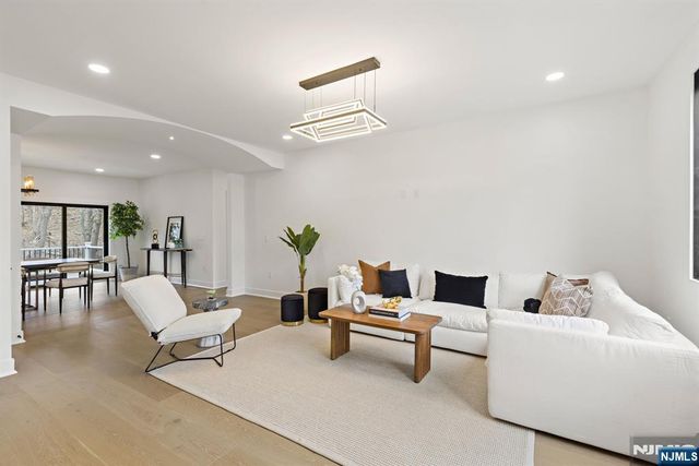 45 Riverview Terrace, Mahwah, NJ 07430