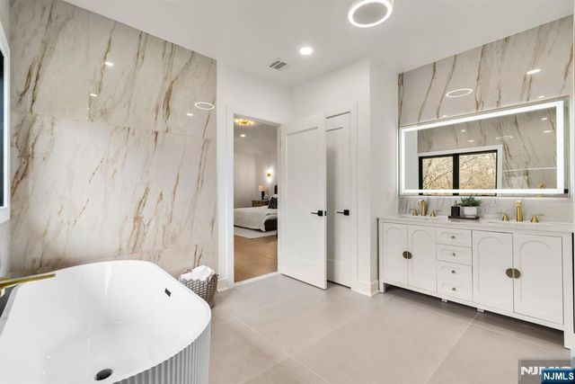 45 Riverview Terrace, Mahwah, NJ 07430