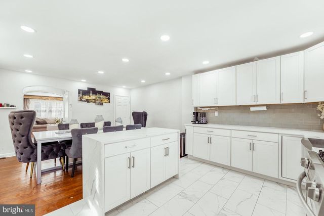 1809 FOX CHASE RD, Philadelphia, PA 19152