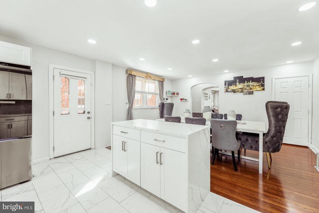 1809 FOX CHASE RD, Philadelphia, PA 19152