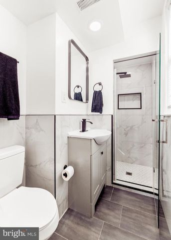 1809 FOX CHASE RD, Philadelphia, PA 19152