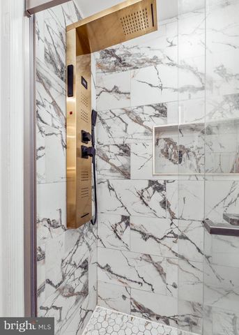 1809 FOX CHASE RD, Philadelphia, PA 19152