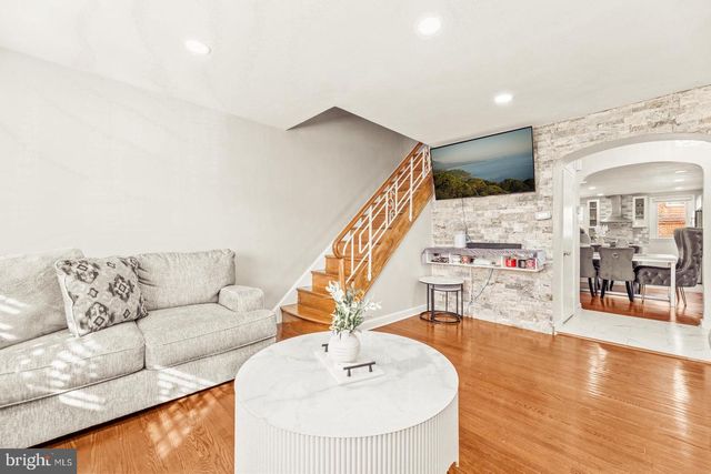 1809 FOX CHASE RD, Philadelphia, PA 19152