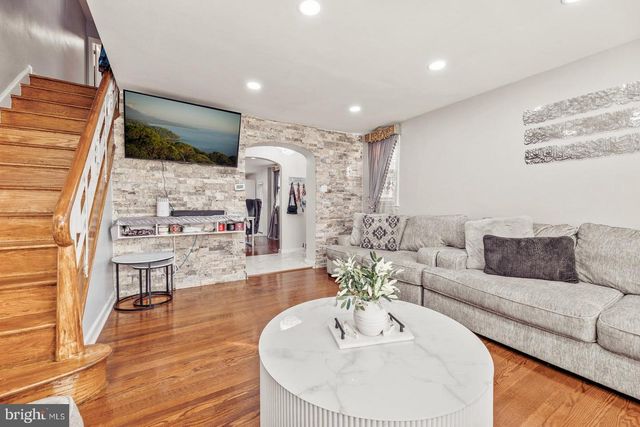 1809 FOX CHASE RD, Philadelphia, PA 19152