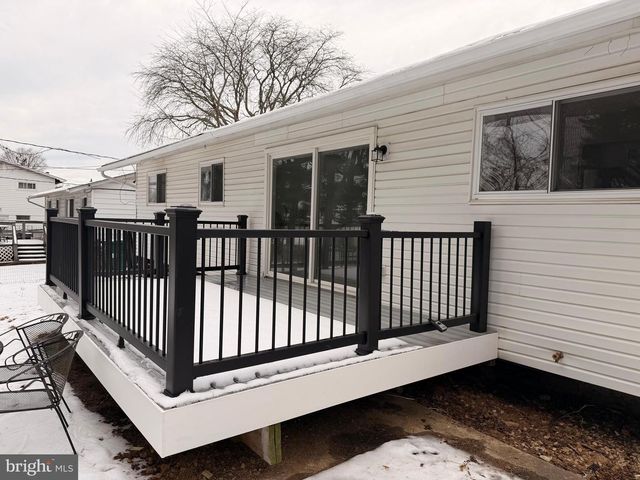 8333 SCOTTS LEVEL, Baltimore, MD 21208