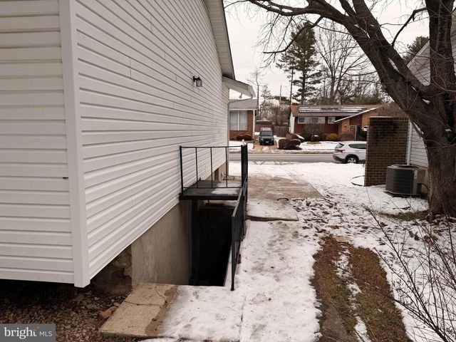 8333 SCOTTS LEVEL, Baltimore, MD 21208