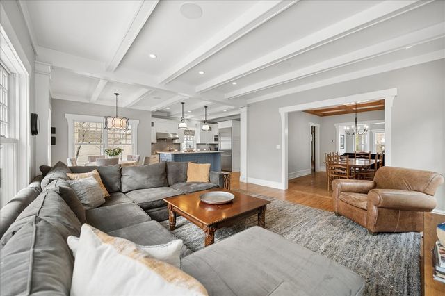 838 Lincoln Avenue, Winnetka, IL 60093