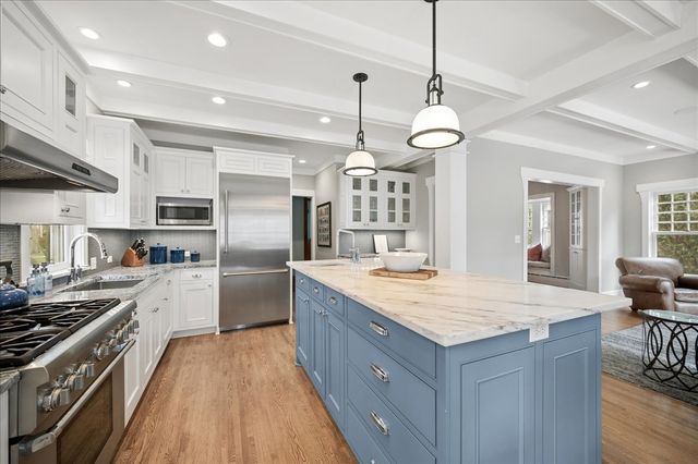 838 Lincoln Avenue, Winnetka, IL 60093