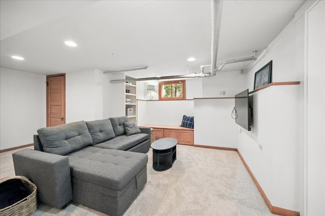 838 Lincoln Avenue, Winnetka, IL 60093