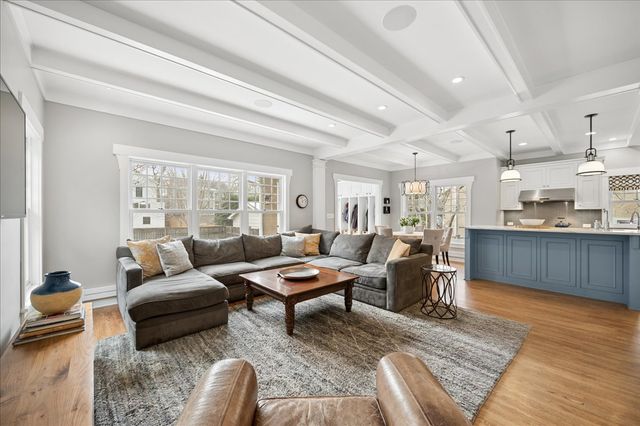 838 Lincoln Avenue, Winnetka, IL 60093
