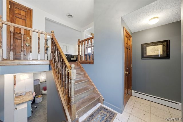 4528 Roundtree Road, Hamburg, NY 14075