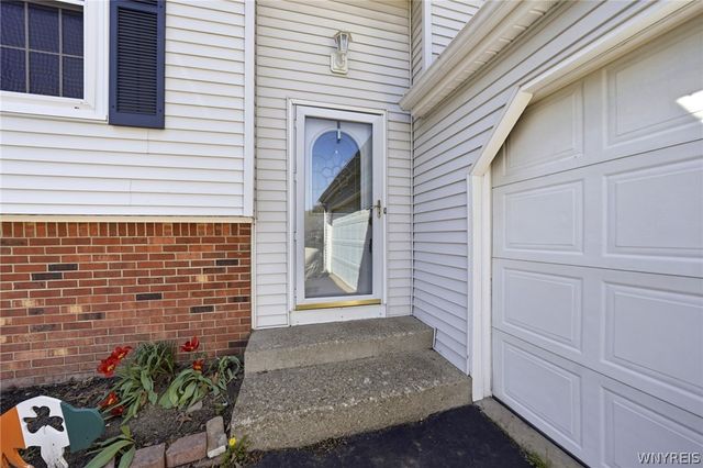4528 Roundtree Road, Hamburg, NY 14075