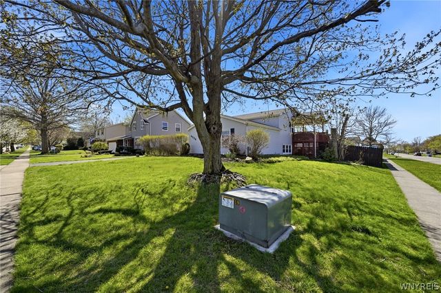 4528 Roundtree Road, Hamburg, NY 14075