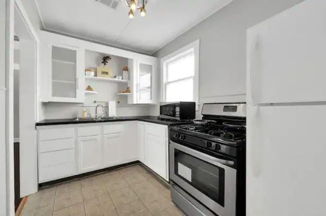 1135 Woodland Street B, Houston, TX 77009