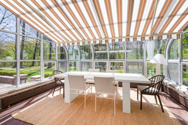 51 S Mayflower Road, Lake Forest, IL 60045
