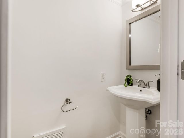 3760 Winding Creek Lane, Charlotte, NC 28226