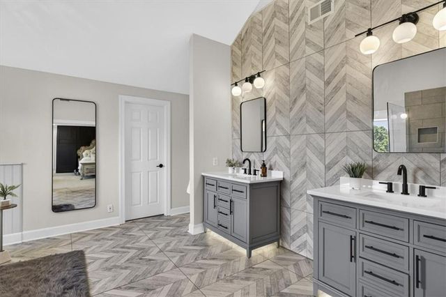 15230 Fontana Street, Leawood, KS 66224