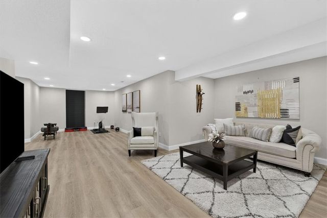 15230 Fontana Street, Leawood, KS 66224