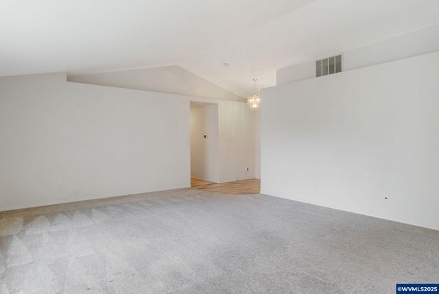 4810 Bonanza Dr NE, Salem, OR 97305