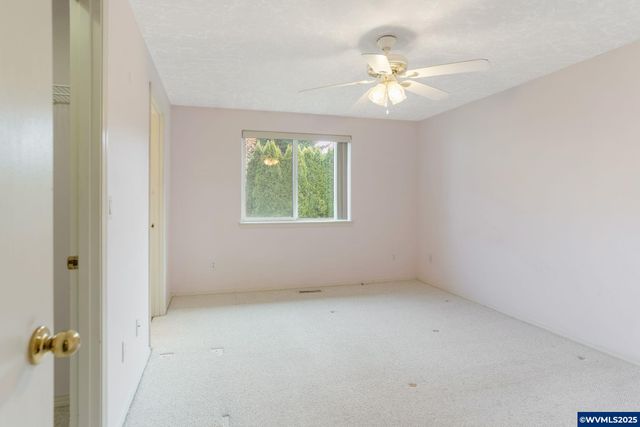 4810 Bonanza Dr NE, Salem, OR 97305