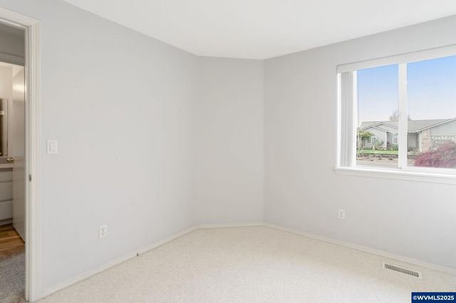 4810 Bonanza Dr NE, Salem, OR 97305