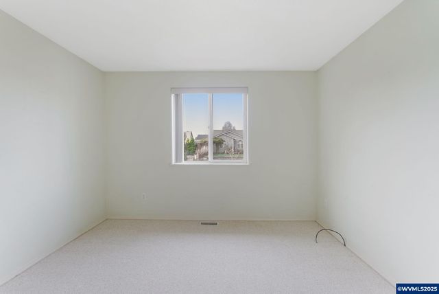 4810 Bonanza Dr NE, Salem, OR 97305