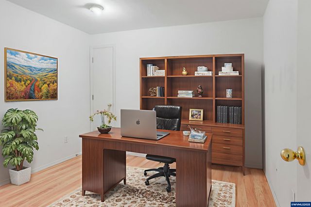 4810 Bonanza Dr NE, Salem, OR 97305