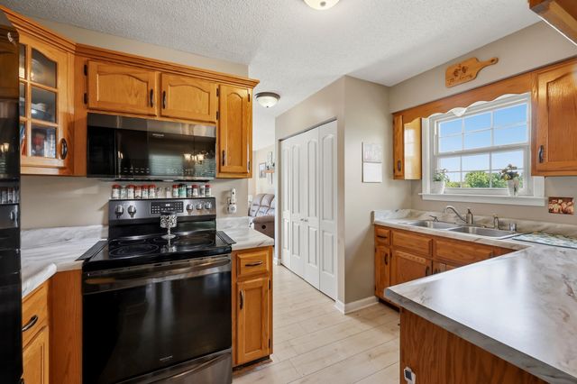 110 SADDLE BROOK Circle, Berea, KY 40403