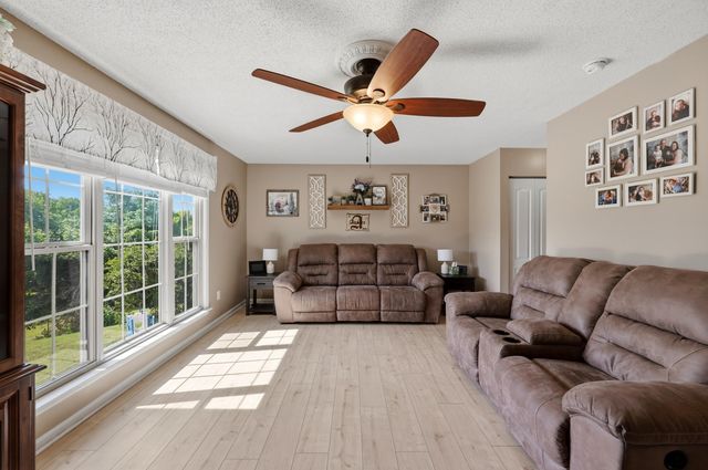 110 SADDLE BROOK Circle, Berea, KY 40403