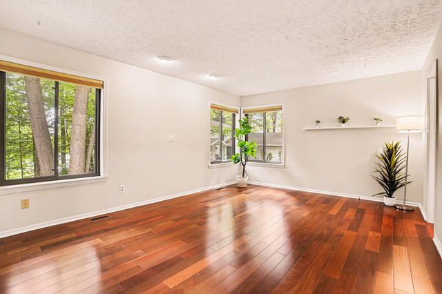337 Horseshoe Court, Plainwell, MI 49080