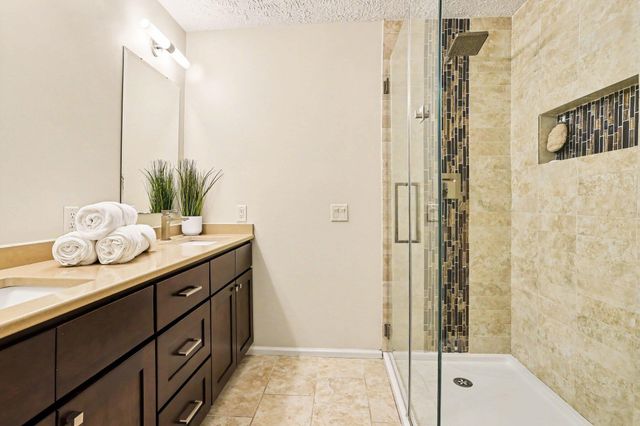 337 Horseshoe Court, Plainwell, MI 49080