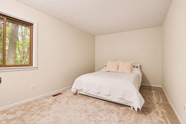 337 Horseshoe Court, Plainwell, MI 49080