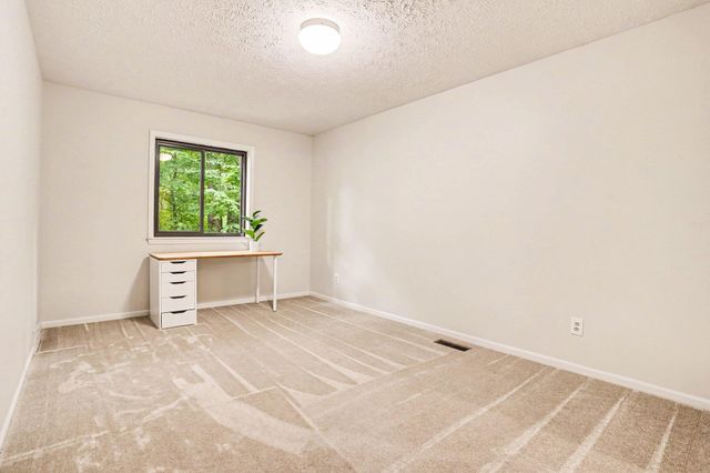 337 Horseshoe Court, Plainwell, MI 49080