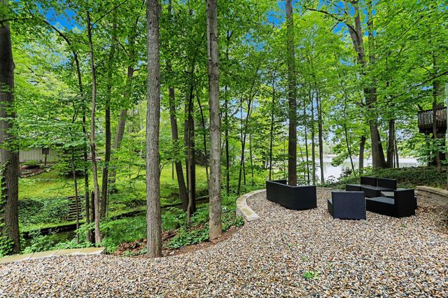 337 Horseshoe Court, Plainwell, MI 49080