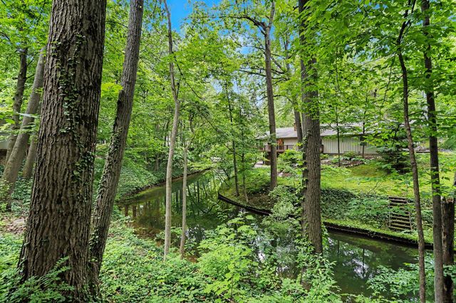 337 Horseshoe Court, Plainwell, MI 49080