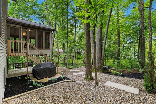 337 Horseshoe Court, Plainwell, MI 49080