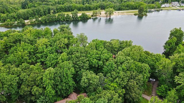 337 Horseshoe Court, Plainwell, MI 49080