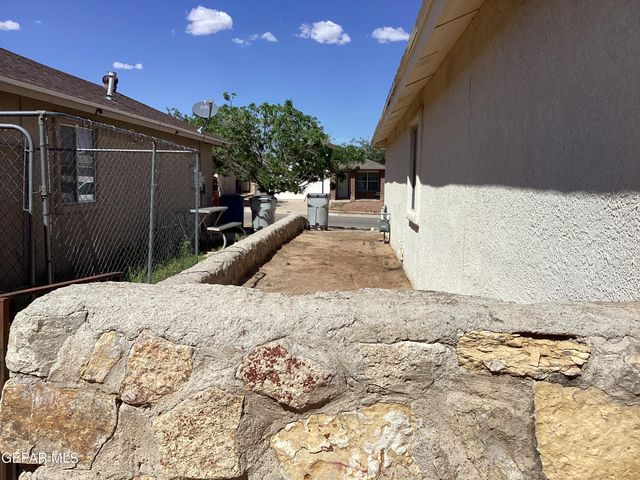 12472 SOMBRA FUERTE Drive, El Paso, TX 79938